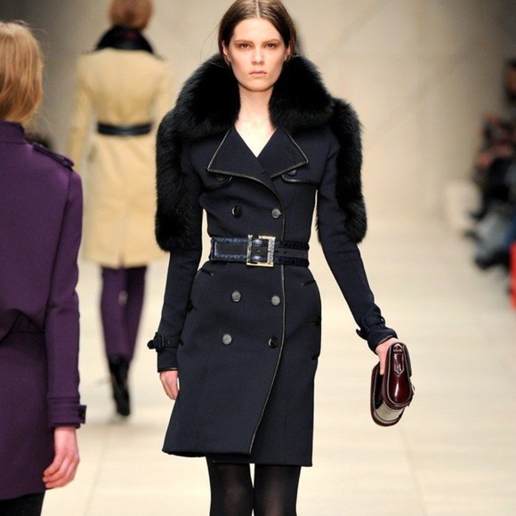 Burberry Prorsum Black Wool-Cashmere Coat with Blue Fox Fur Collar Size IT 38 - Picture 5 of 12